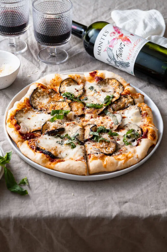 Melanzane alle parmigiana pizza