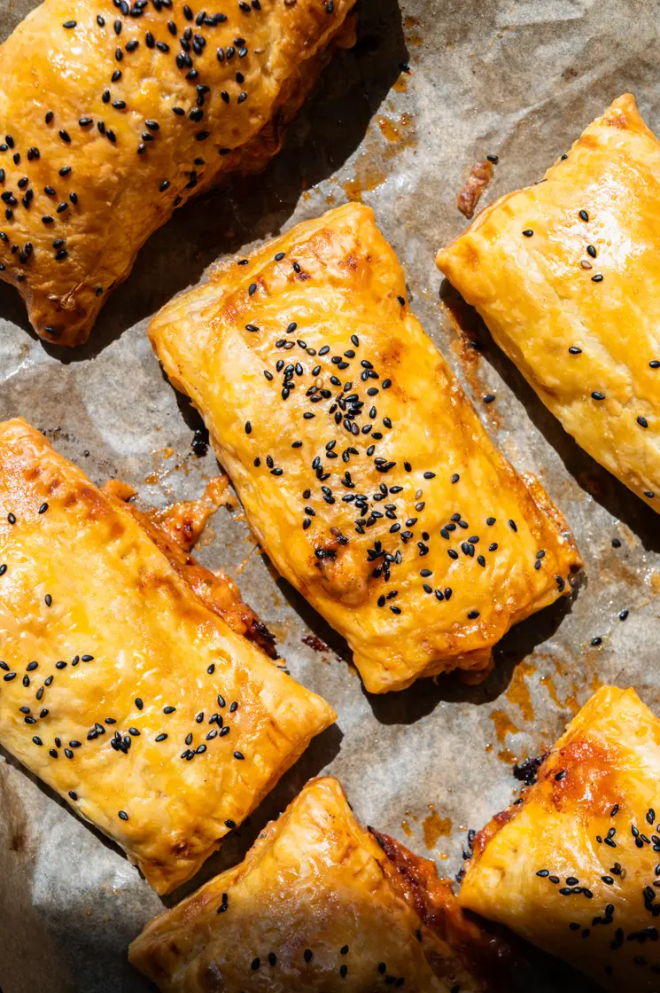 Butter chicken saucijzenbroodjes