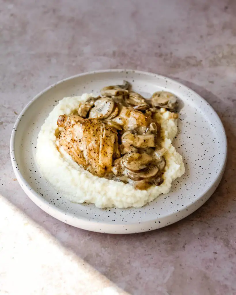 kippendij in champignon roomsaus