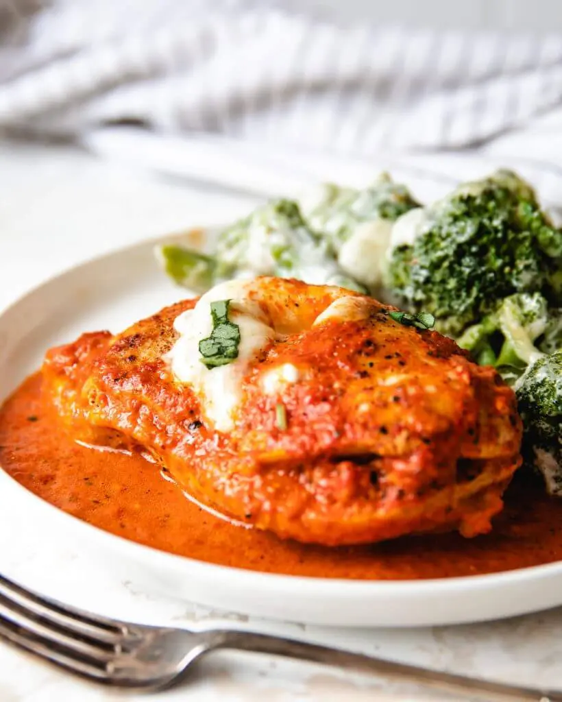 kip in paprika roomsaus met broccoli gratin