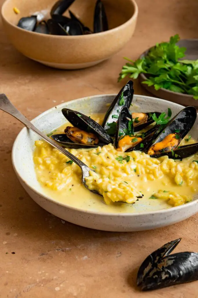 saffraan risotto met mosselen