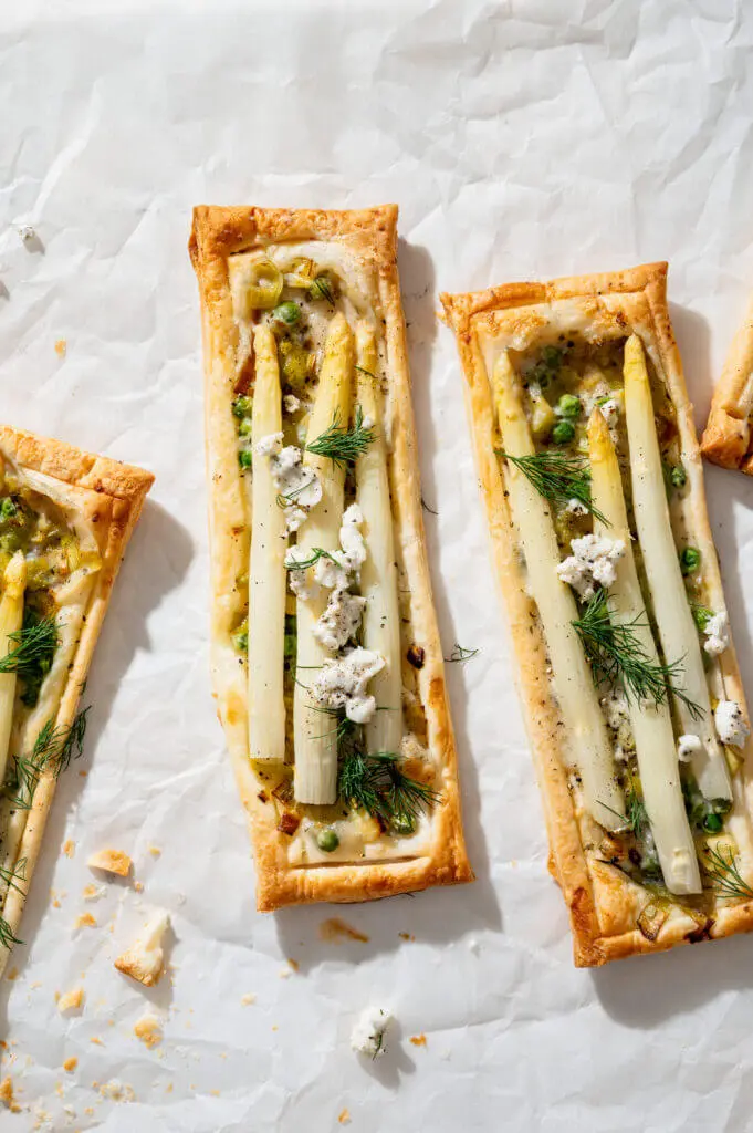 plaattaart met boursin en asperge