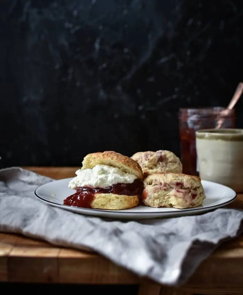 scones met clotted cream en jam