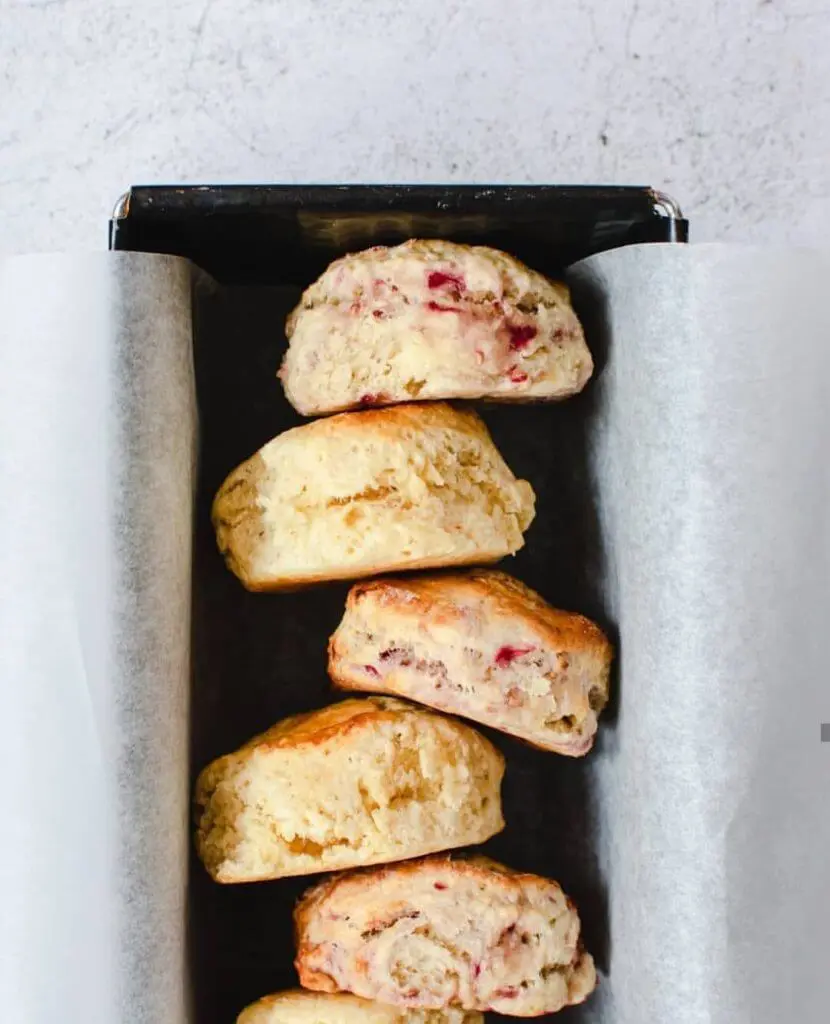 scones met frambozen