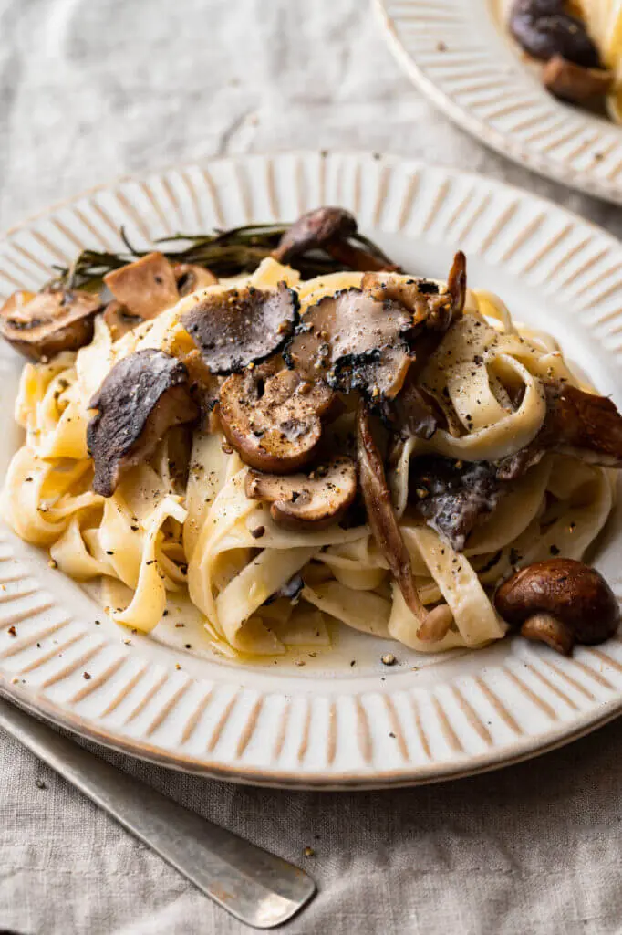 Tagliatelle met truffel en paddenstoelen