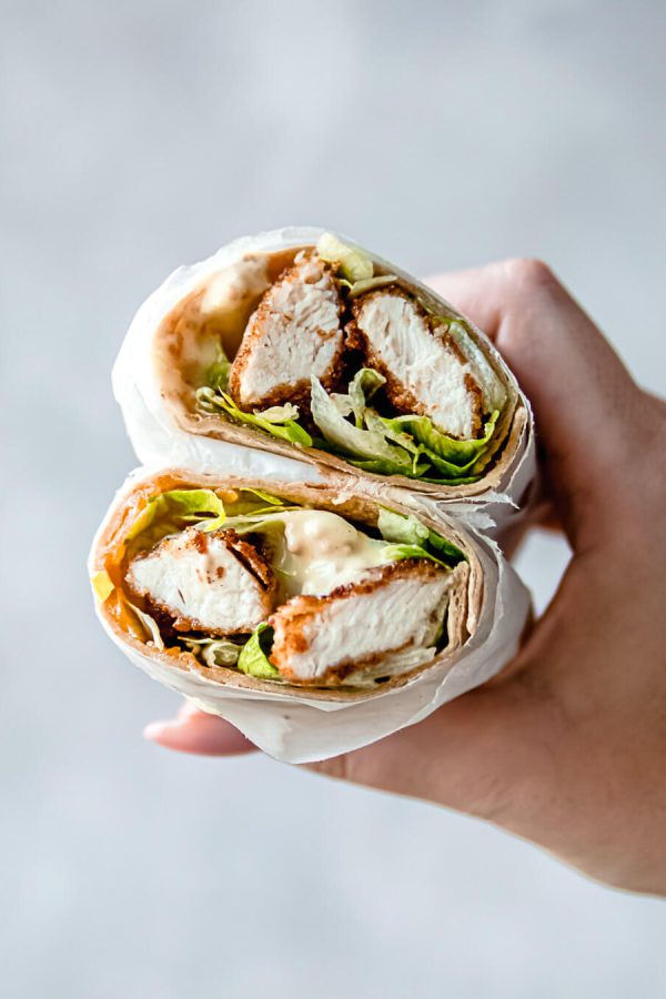 Wraps met crispy kip, cheddar en een honing- mosterd mayonaise