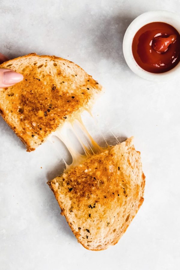 greasy cheesy tosti met cheesepull