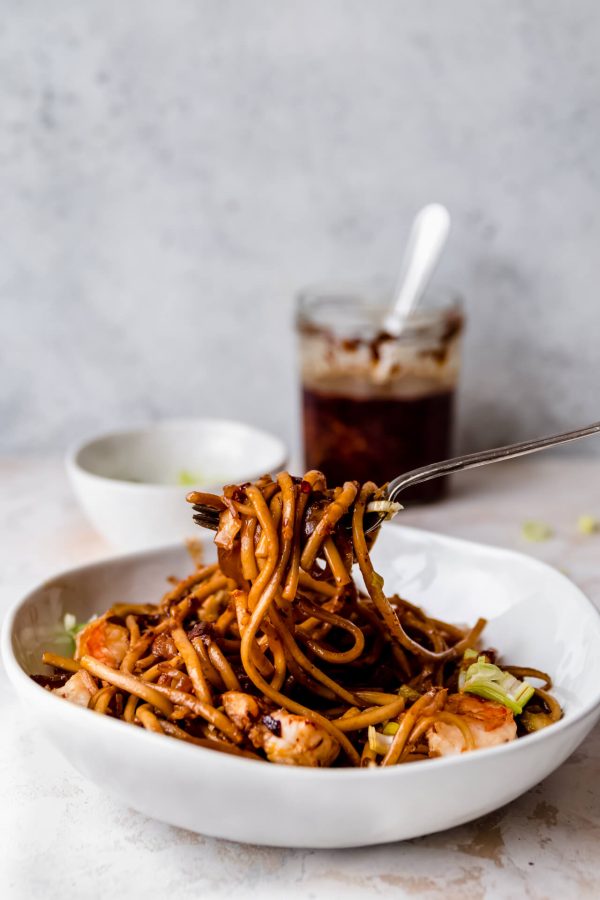 Pittige udon noodles met garnalen