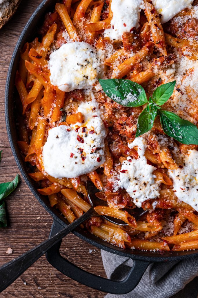 Penne met Italiaanse worst en burrata