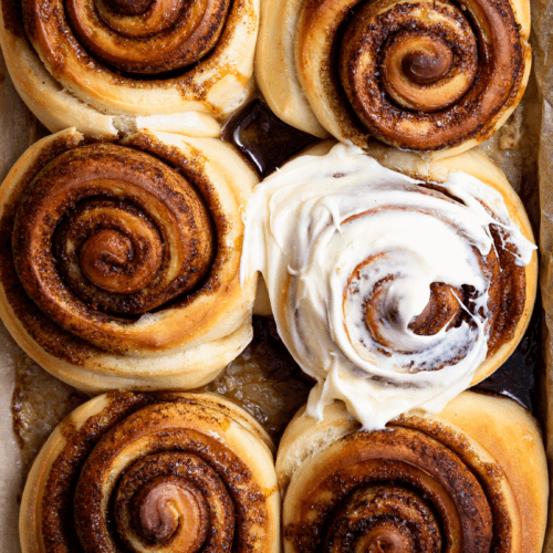 Kaneelbroodjes met frosting