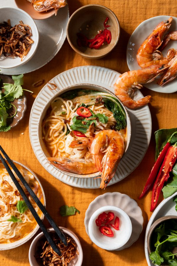 Laksa LaMian noodles met kabeljauw en garnalen