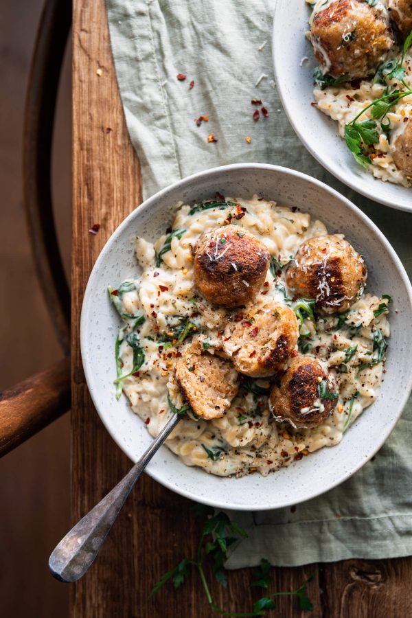 Orzo met Boursin en kipgehaktballen