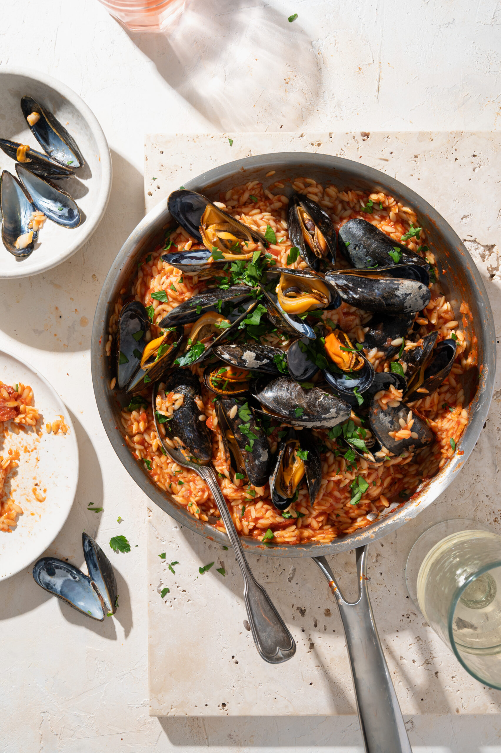 Mosselen met orzo en chorizo