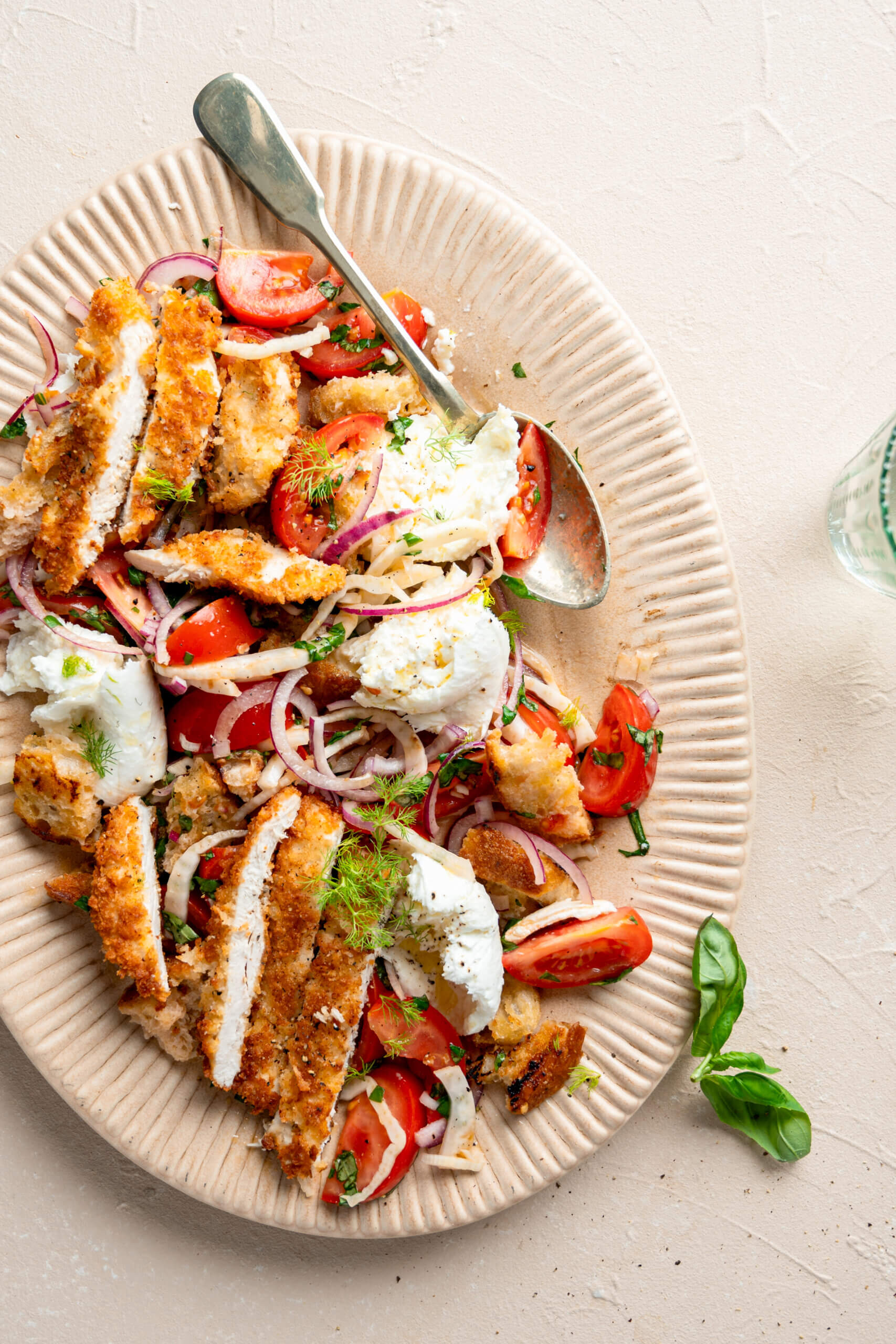 Panzanella salade met kip