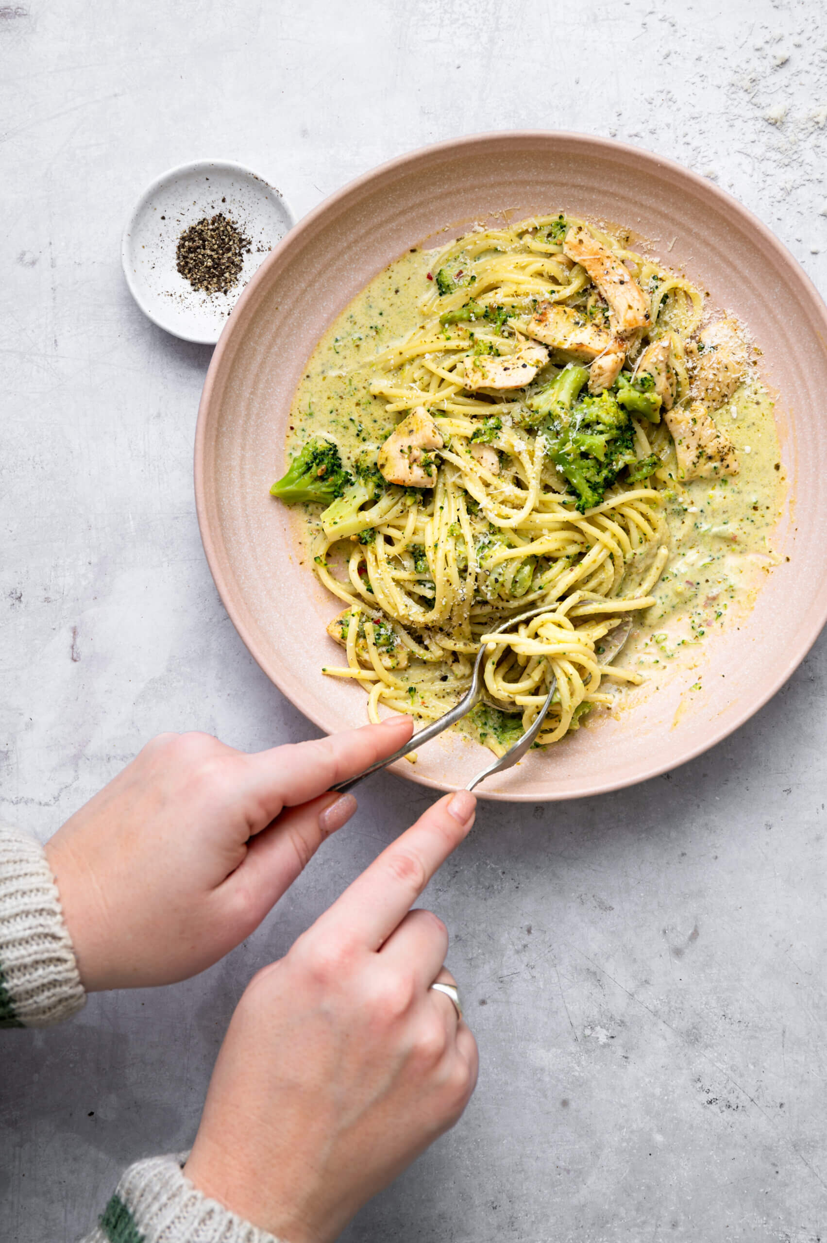 Romige pasta pesto met kip