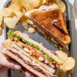 Club sandwich met pittige eiersalade